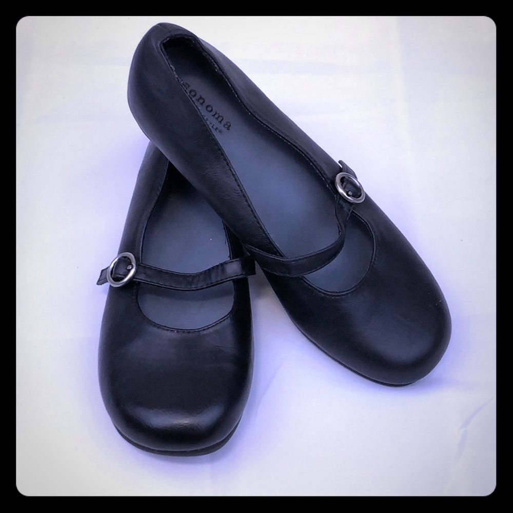 Sonoma Girls Mary Janes Buckle shoes Size 2